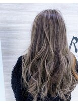 シュールトルワ(SUR TROIS)&nbsp;ハイライトグレージュ