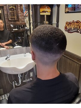 バレス 田町(BALES) [スキンフェード/ツイストスパイラル/田町]