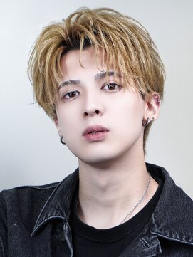 ゴールド 京都 三条(GOALD) ミルクティーベージュフェザーパーマ刈り上げセンターパート