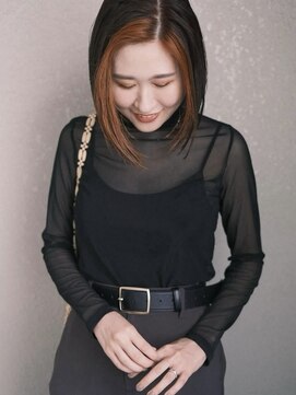 マイルス(MILES) 抜け感インナーでつくる大人ミディ