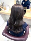 透明感たっぷりの上品グレージュカラー