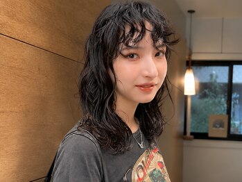 シーン(SCENE)の写真/≪SCENE-パーマ≫シンプルな中に、ダメージレスな柔らかい質感のトレンドパーマ大人気♪【元町駅徒歩8分】