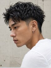 《波巻きスパイラルパーマ×センターパートウルフ》職場や学校などお客様にライフスタイルに合わせてご提案