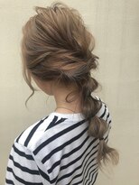 夏のヘアアレンジ×ベージュカラー