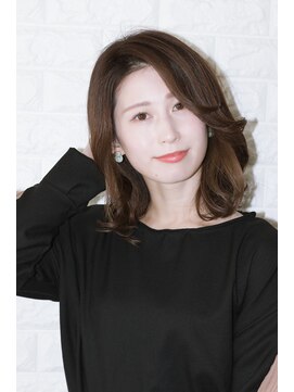 ノイン(noine) 大人ミディアムヘアで、雰囲気チェンジ