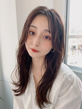 エレン 池袋(ElEn.) 似合わせ小顔カット×くびれ外ハネミディ　韓国ヘア　髪質改善