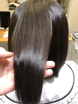 ルトラ(LUTRA) ベーシック縮毛矯正/前下がりボブ/縮毛矯正/刈谷