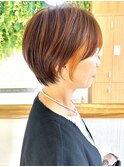 美髪シアーカラーピンクブラウンショートカット切りっぱなしボブ