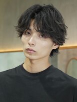 フィフスパーク(fifth PARK)&nbsp;ナチュラルな質感が人気の無造作パーマ×センターパートウルフ