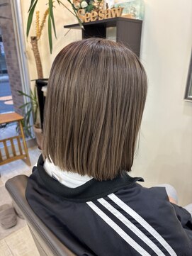 ヘアアンドネイル シーソー(Hair&Nail Seesaw) サンドベージュ