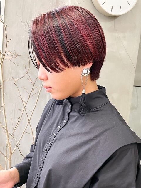 個性的ローライトカラーハンサムショート赤髪レッドピンク