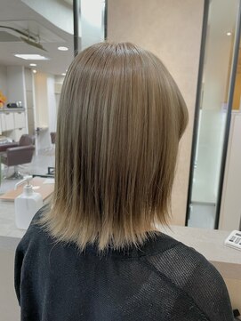 ホワイトストーン WHITE STONE 熊本ミルクティーベージュ透明感カラー20代30代ヘアカラー