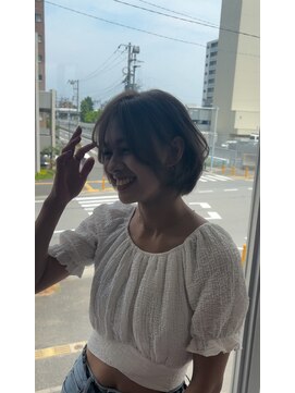 ラグーンヘアー(Lagoon hair) 重めボブレイヤー