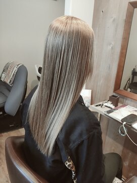 エニシ(Enishi) 地毛がブロンドの縮毛矯正