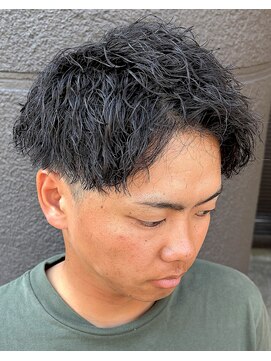 フリーク バーバーショップ 都島店(FREAK BARBER SHOP) MEN’S HAIR/ブルーブラック/フェザーパーマ/サーフカール/J11