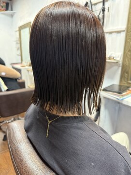 メグル(MEGURU,) 切りっぱなしボブ・スミス