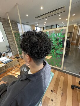 12月　メンズパーマ　ボリュームメイン