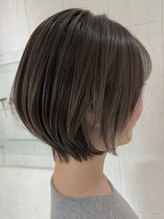 《脱白髪染め×大人のハイライト》白髪を「隠す」から「活かす」へ《白髪ぼかし/ハイライト》
