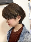 横顔美人ショート