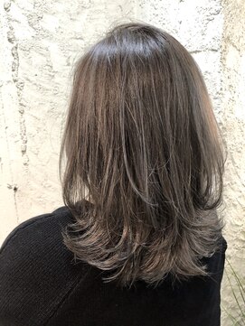 ペネロープ(Penelope) ハイライト/バレイヤージュ/イルミナカラー/レイヤー　担当夕島