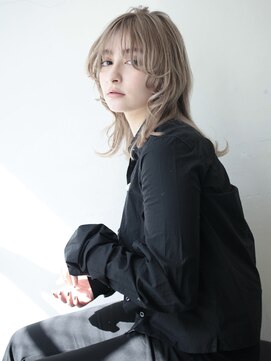 ココ 原宿(KOKO) 小顔レイヤーカットオリーブグレーココアベージュブリーチ