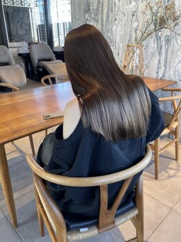 アンバー(AMBER)の写真/【髪質改善】ダメージケアに特化◎パサつきやダメージにお悩みの方におすすめ。毛先まで潤う美ストレートに