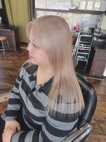 ガルボ ヘアー(garbo hair)&nbsp;ハイトーン 10代 20代 ブリーチ ダブルカラー ホワイトベージュ