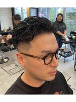 フランクスバーバーリザーブ 人形町店(FRANK’S BARBER RESERVE) ピンパーマフェードスタイルS