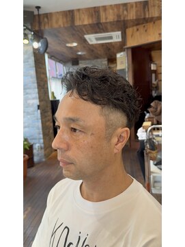 ヘアーアンドリラクシング キャビン(Hair&Relaxing CABIN) トラッドサーフカール
