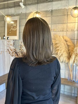 ソーイ ヘアアンドライフスタイル ショップ(SO-E HAIR&LIFESTYLE SHOP) オリーブカラー