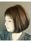 ショートバングの抜け感ボブ