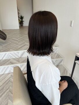 ウル(ulu) 切りっぱなしワンレンボブ