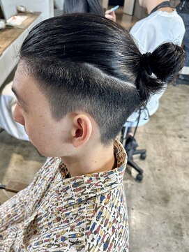 ザ オーダー(THE ORDER) ツイストスパイラルパーマ波巻きスパイラルパーママンバンヘア