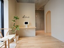 ロロン 豪徳寺店(LORONG)の雰囲気（受付タブレットでご案内しています♪他サロンとシェアしてます◎）