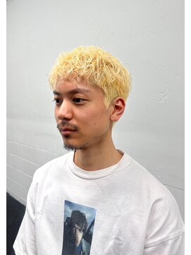 メリケンバーバーショップ フクオカ(MERICAN BARBERSHOP FUK) ハイライトマッシュパーマウルフアッシュブラック