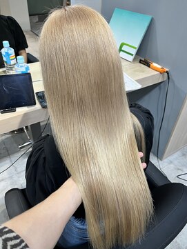 リア 布施店(Lia) ブロンドベージュ