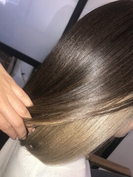 アールサロン アオヤマ(Rr SALON AOYAMA) インナーブリーチミネコラ