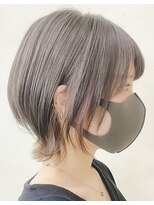 エメールヘア(aimere hair) どの世代でも似合う外ハネアッシュショート