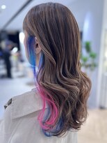 襟足2センチをイロアソビのキャンバスに インナーカラー
