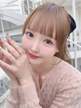 カシュカシュ 表参道(cache cache) ブリーチ無しで育てるハイトーンカラーぱっつん前髪顔周りカット