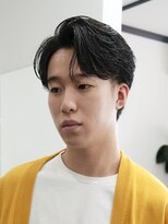 ログ(LOG)&nbsp;センターパート フェザーパーマ ビジネスマン 大人 メンズ 高松