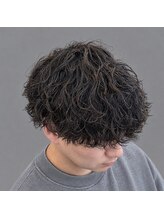 ホワイト(WHITE)&nbsp;マッシュ×シャドウパーマ