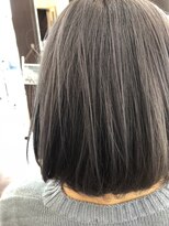 ヘアーリスト ニーズ(HAIRLIST nEEDS) アッシュグレー×軽ボブ