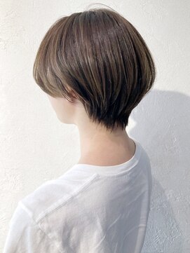 アルバム 渋谷パルコ(ALBUM) 丸みカーキショート_フォギーベージュ耳かけ_ba294112