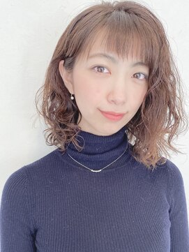 ザブックハンドサロン(The book hand salon) ベージュ×ミディパーマ