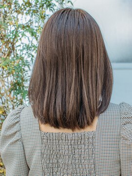 フローラビューティーヘアー(Flora Beauty Hair) ミディアムレイヤー/20代/30代/40代/50代/岡山/表町