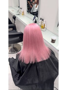 シー 池袋(SHE) ホワイトピンク