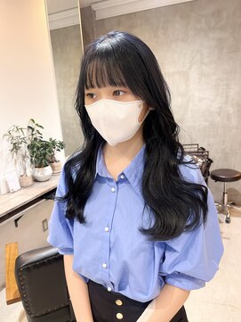 イル(ill) ブルーブラック ロングヘア 韓国風巻き