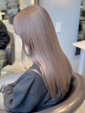 ケリーアン 太田(kelly.un) ホワイトベージュ / ミルクティーベージュ / ブリーチカラー