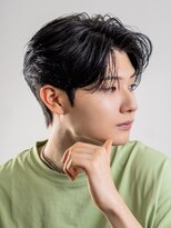 オーシャントーキョーオーバー 渋谷(OCEAN TOKYO OVER) センターパートフェザーパーマニュアンスパーマシャドウパーマ